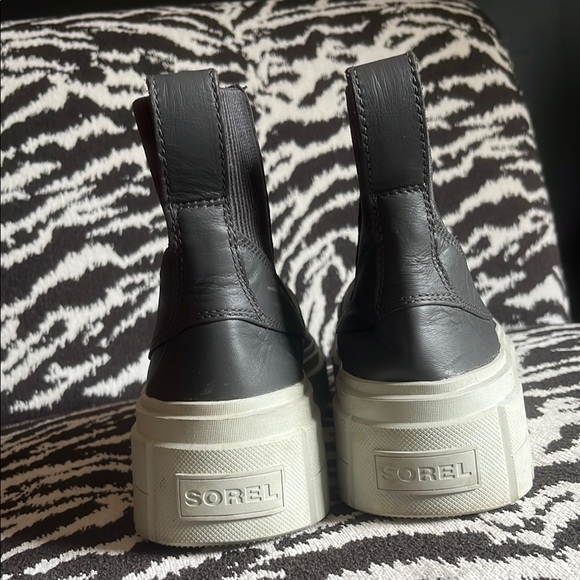 Sorel Gray Ankle Boots Modern Urban Design - Picture 3 of 6
